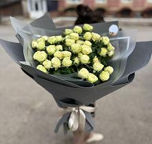 Букет Белые кустовые розы Солинеро в Колчаново