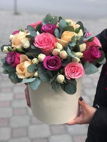 Цветочная композиция из Розы в шляпной коробке в Колчаново