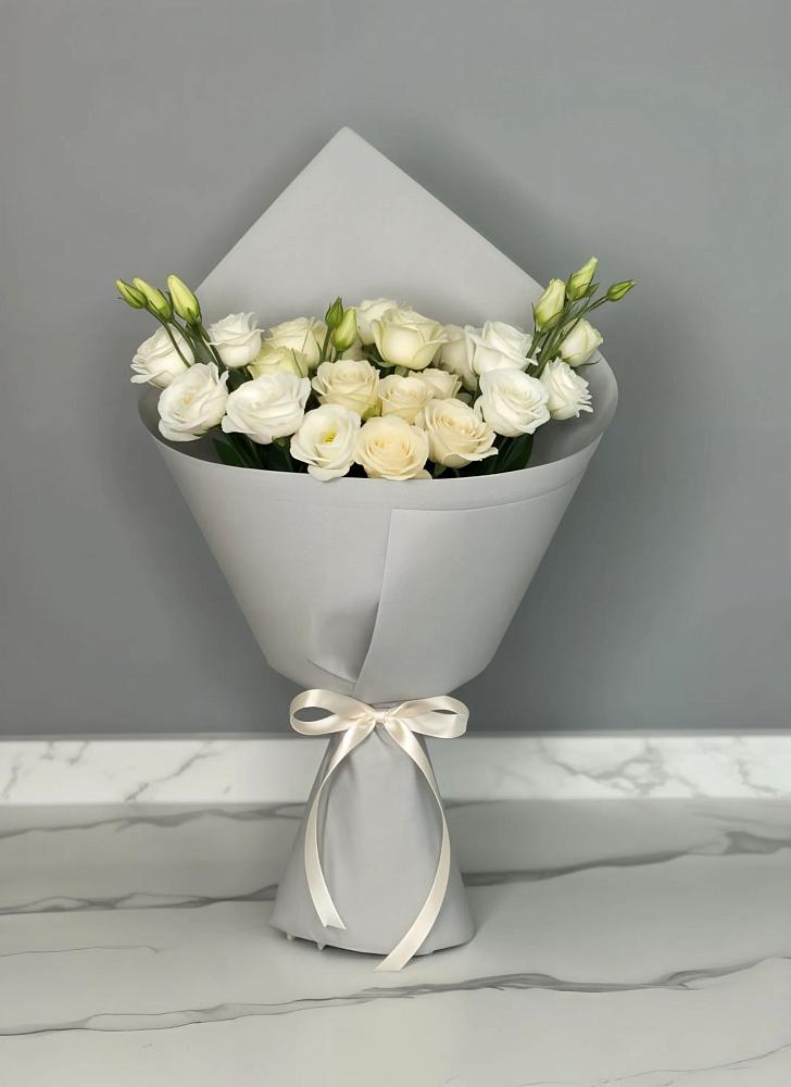 Букет цветов из: Розы и Лизиантусы в Колчаново