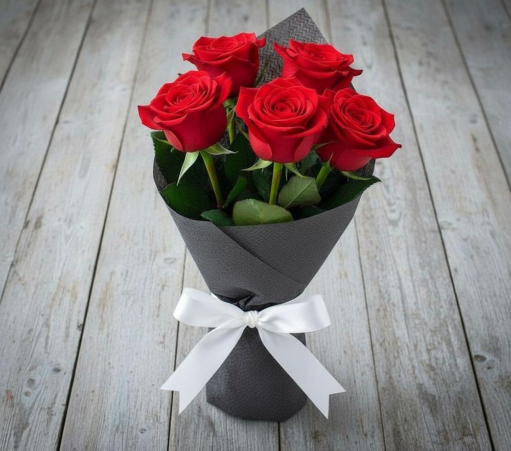 Букет 5 Красных роз Эдлесс Лав в Колчаново
