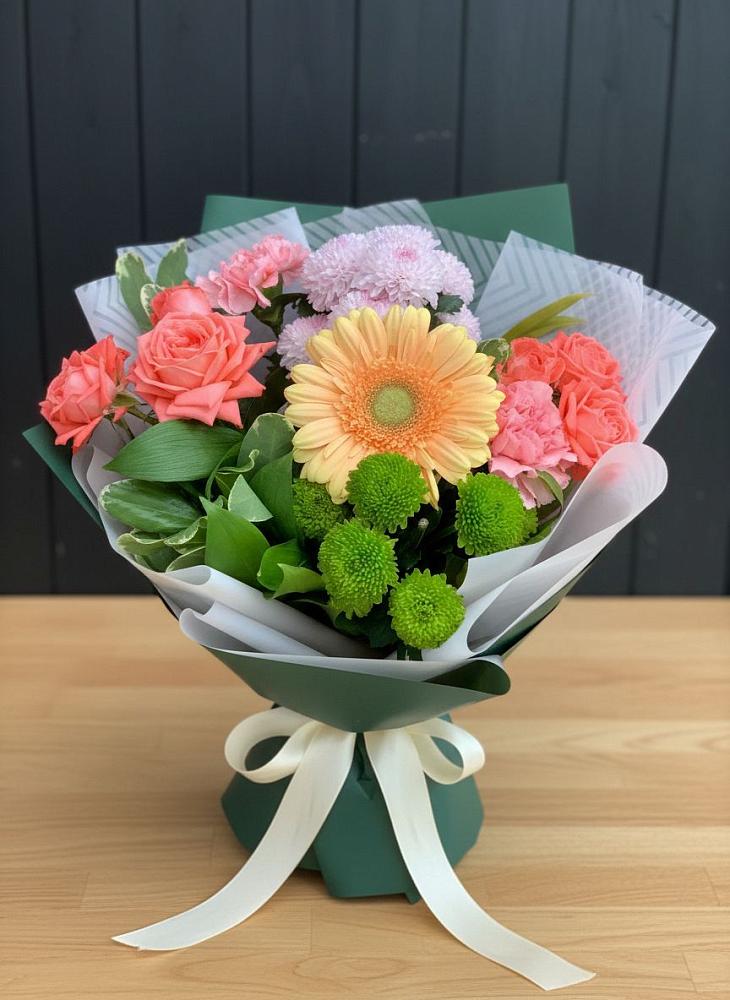 Букет цветов из: Гвоздики, Розы, Герберы и Хризантемы в Колчаново