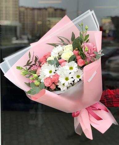 Букет цветов из: Розы, Лизиантусы и Хризантемы в Колчаново